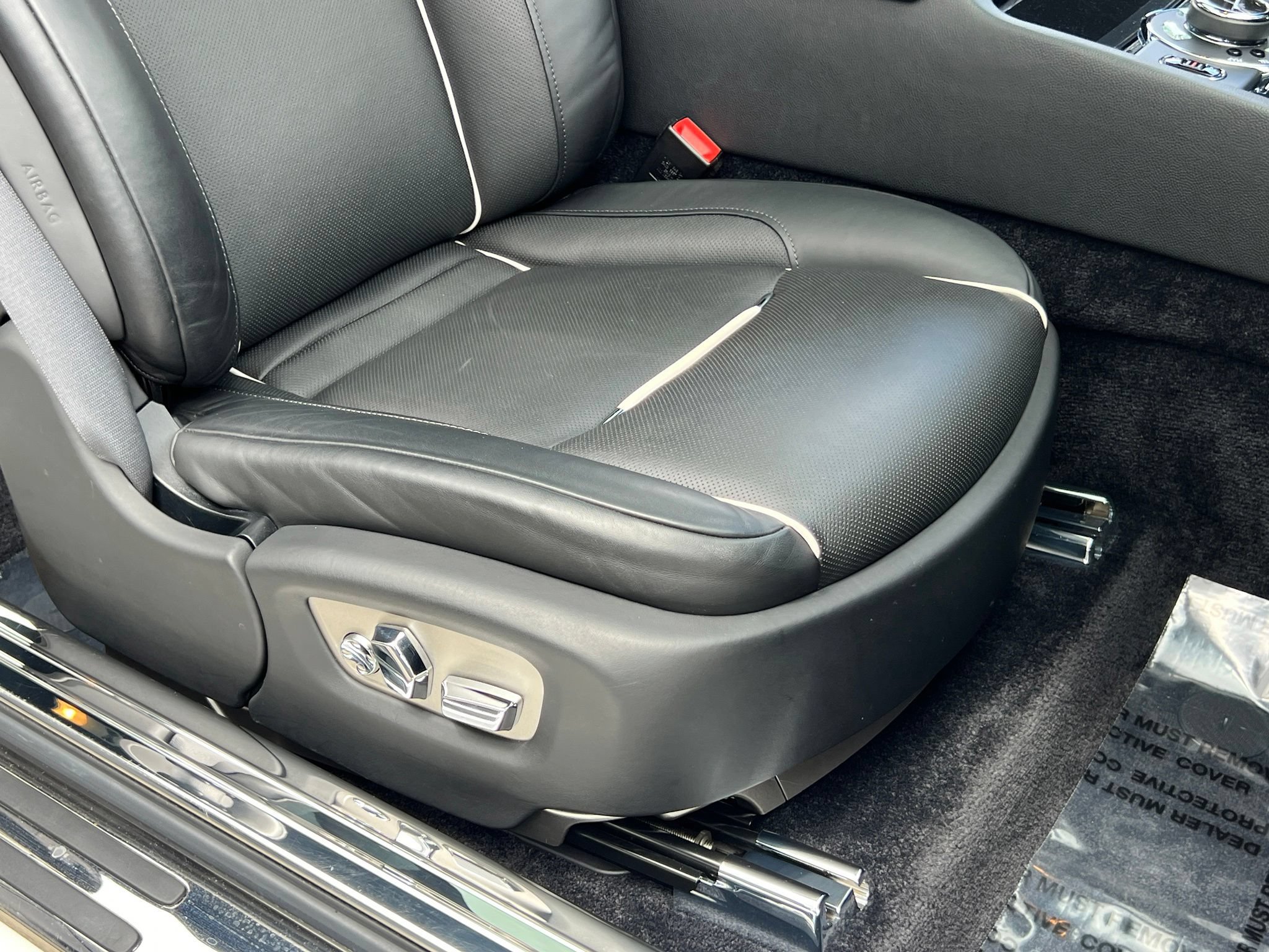 Used 2015 Rolls-Royce Wraith RWD image 29
