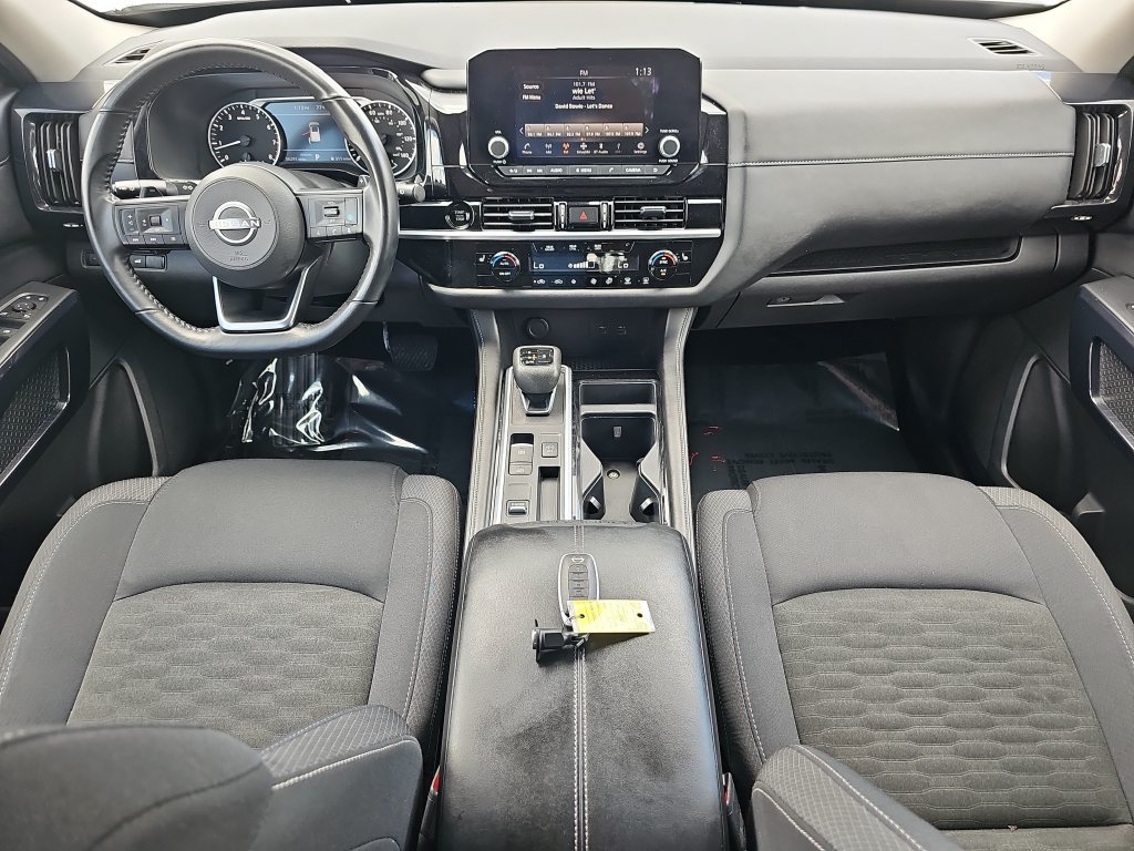 Used 2025 Nissan Pathfinder SV FWD image 13