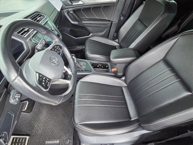 Certified 2022 Volkswagen Tiguan SE R-Line FWD image 16