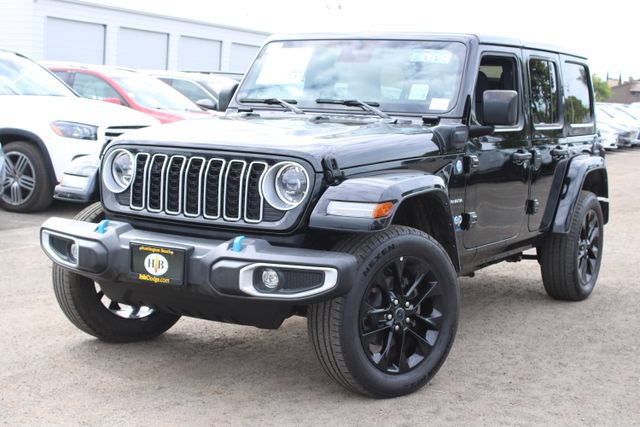 Used 2024 Jeep Wrangler Unlimited Sahara AWD/4WD image 10