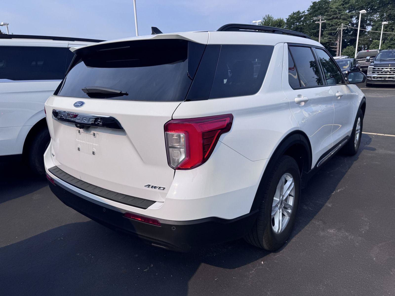 Used 2021 Ford Explorer XLT AWD/4WD image 4