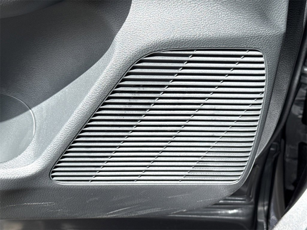 New 2026 Nissan Kicks SR image 26