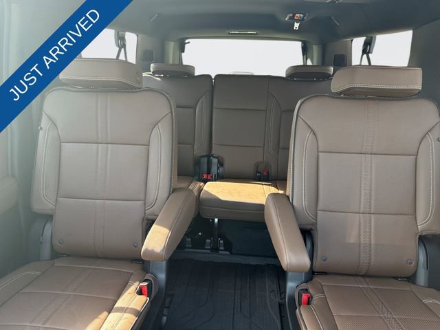 New 2026 Chevrolet Suburban High Country image 23
