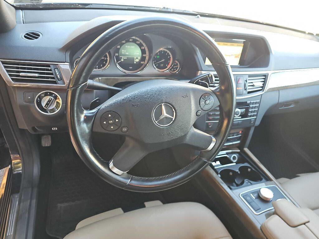 Used 2011 Mercedes-Benz E 350 4MATIC Sedan image 19