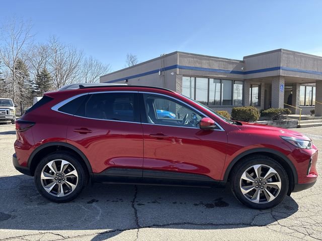 Certified 2023 Ford Escape Platinum w/ Class II Trailer Tow Package AWD/4WD image 13