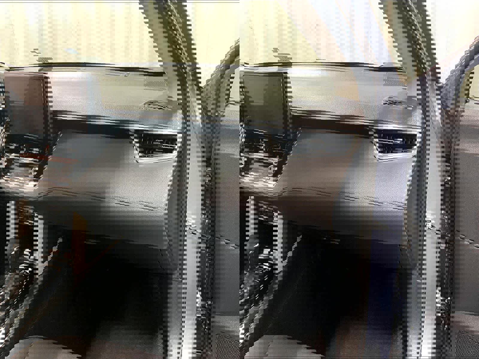 Used 2024 Toyota Corolla Cross LE image 13