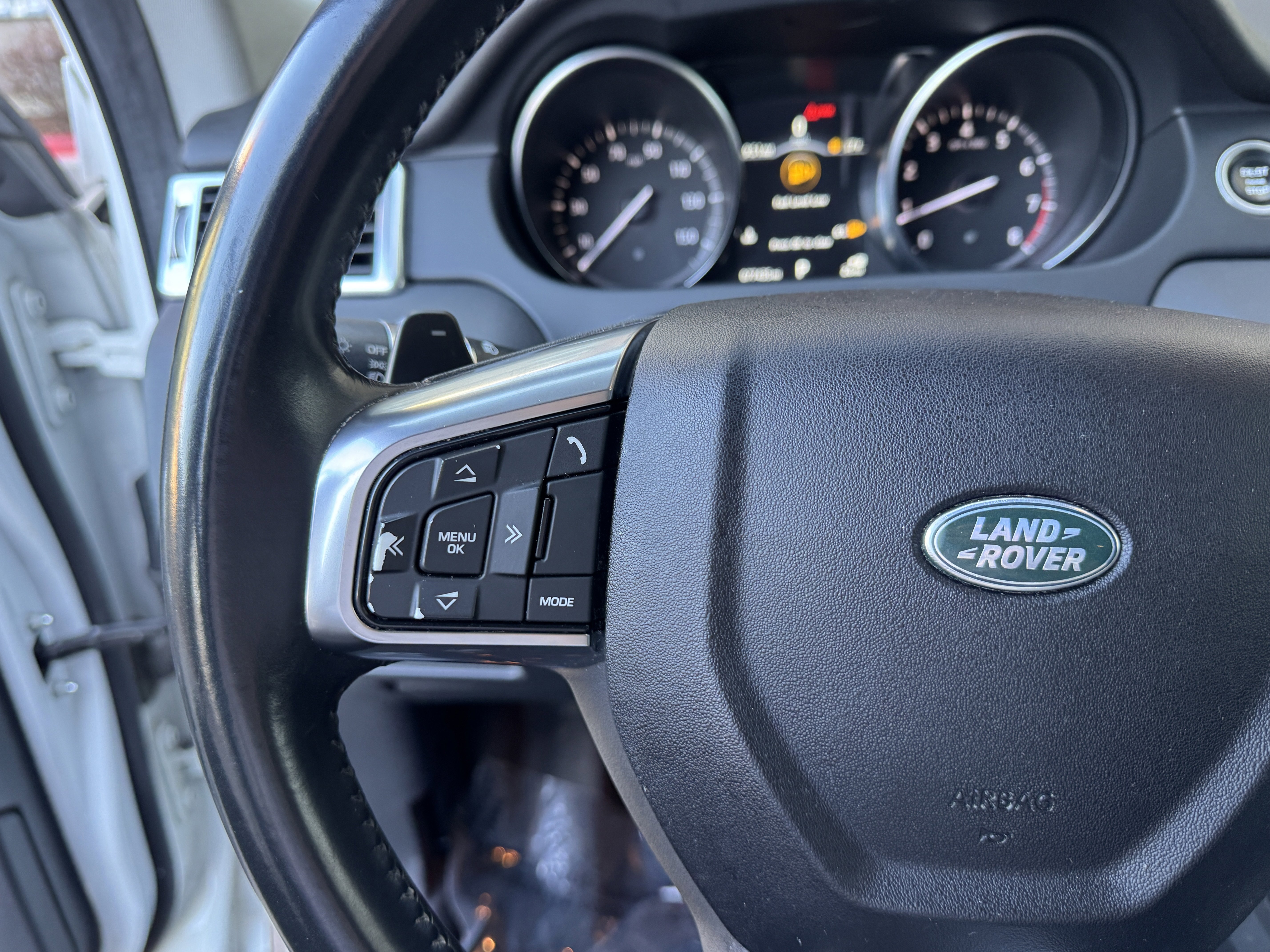 Used 2017 Land Rover Discovery Sport SE AWD/4WD image 26