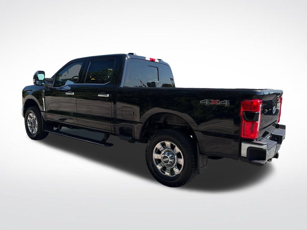 Used 2023 Ford F350 Lariat w/ Lariat Ultimate Package AWD/4WD image 3