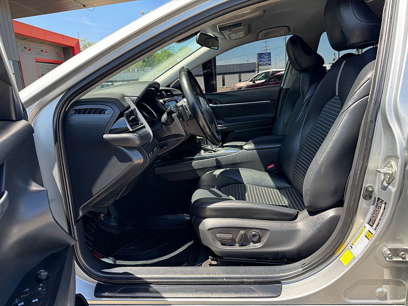 Used 2020 Toyota Camry SE FWD image 10