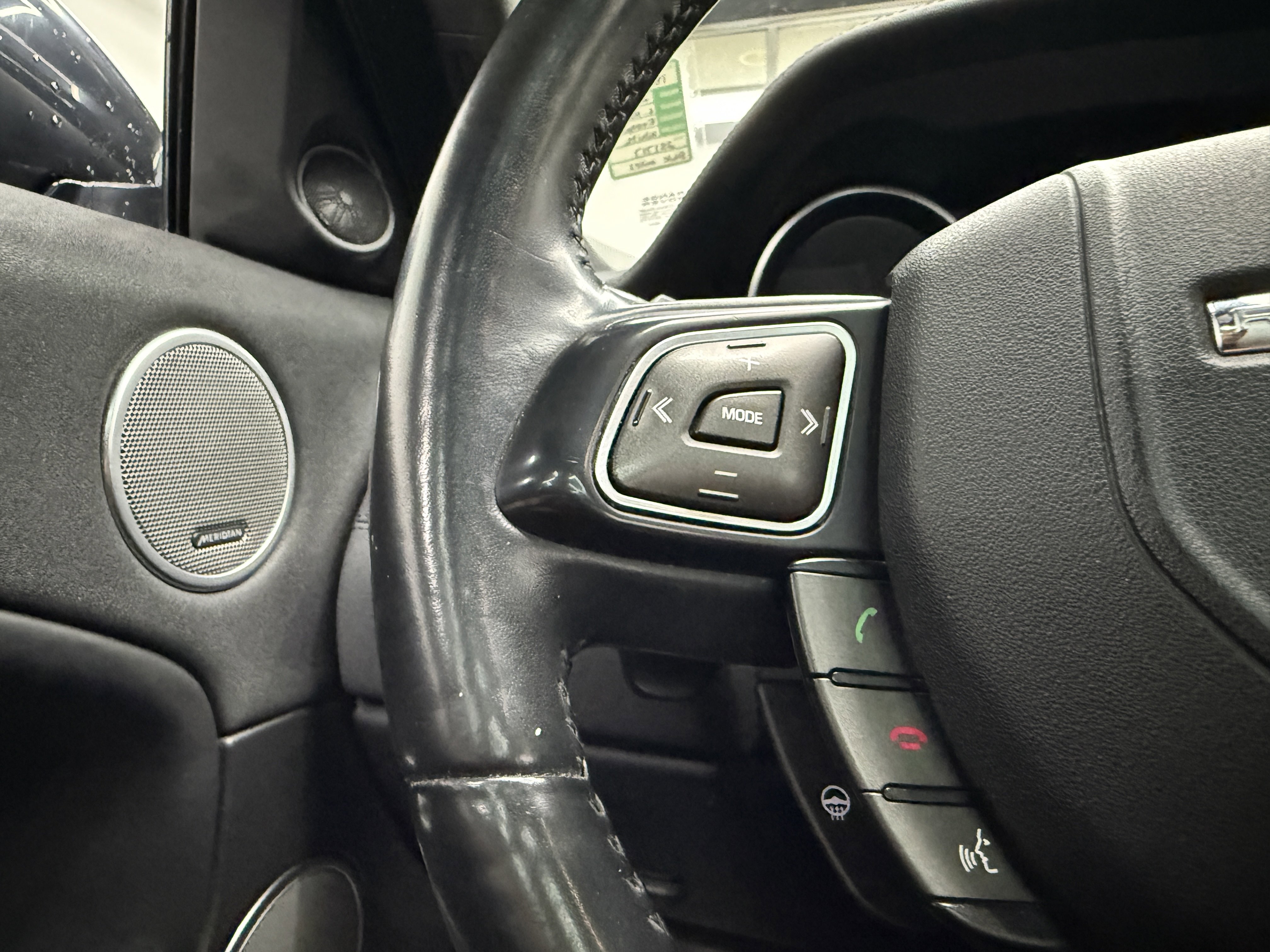 Used 2017 Land Rover Range Rover Evoque HSE image 17