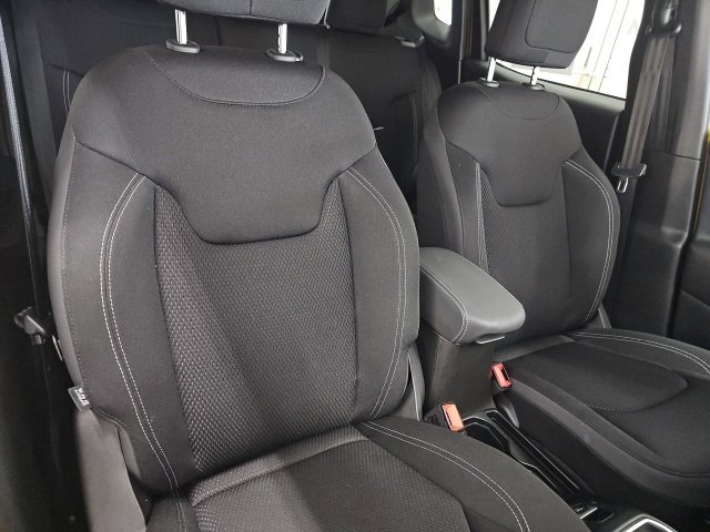 Used 2023 Jeep Renegade Altitude w/ Convenience Group I image 13