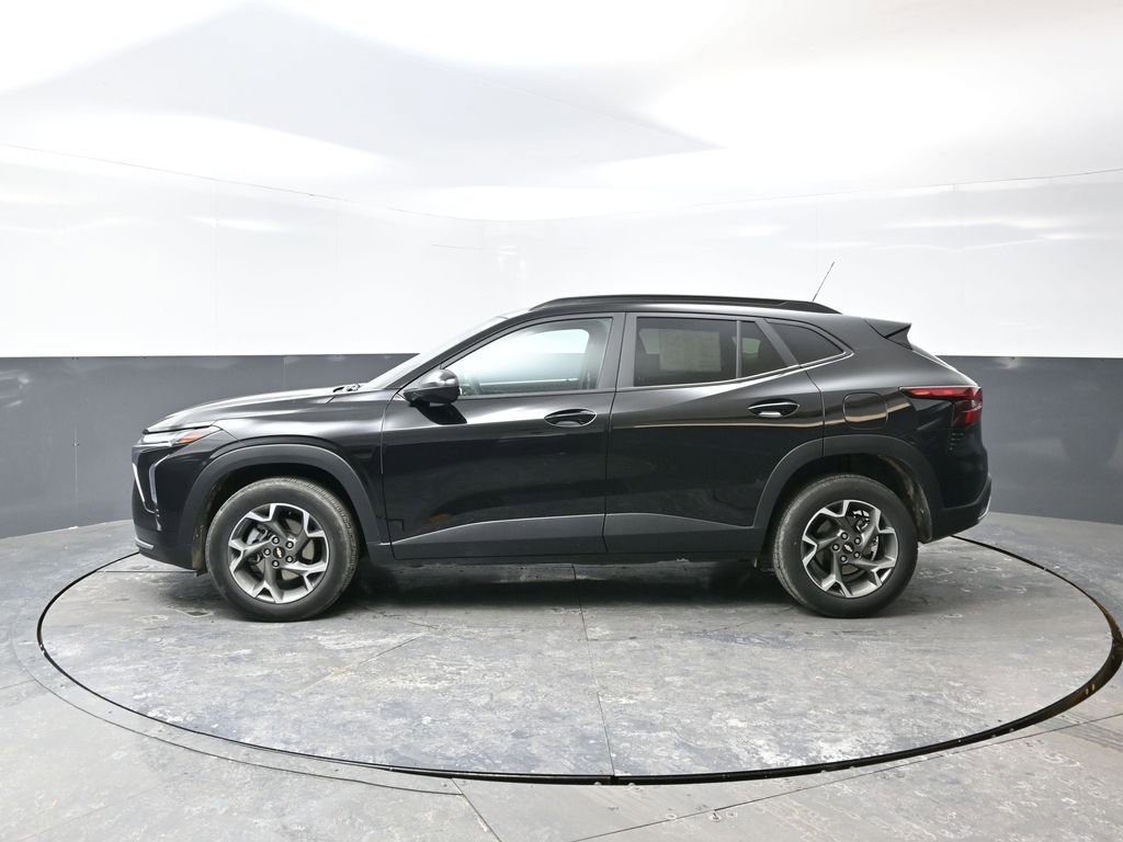 Used 2025 Chevrolet Trax LT image 10