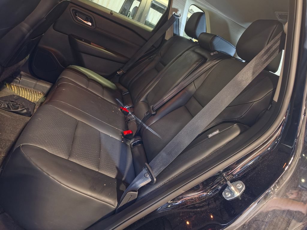 Used 2024 Nissan Rogue SV w/ SV Premium Package AWD/4WD image 6