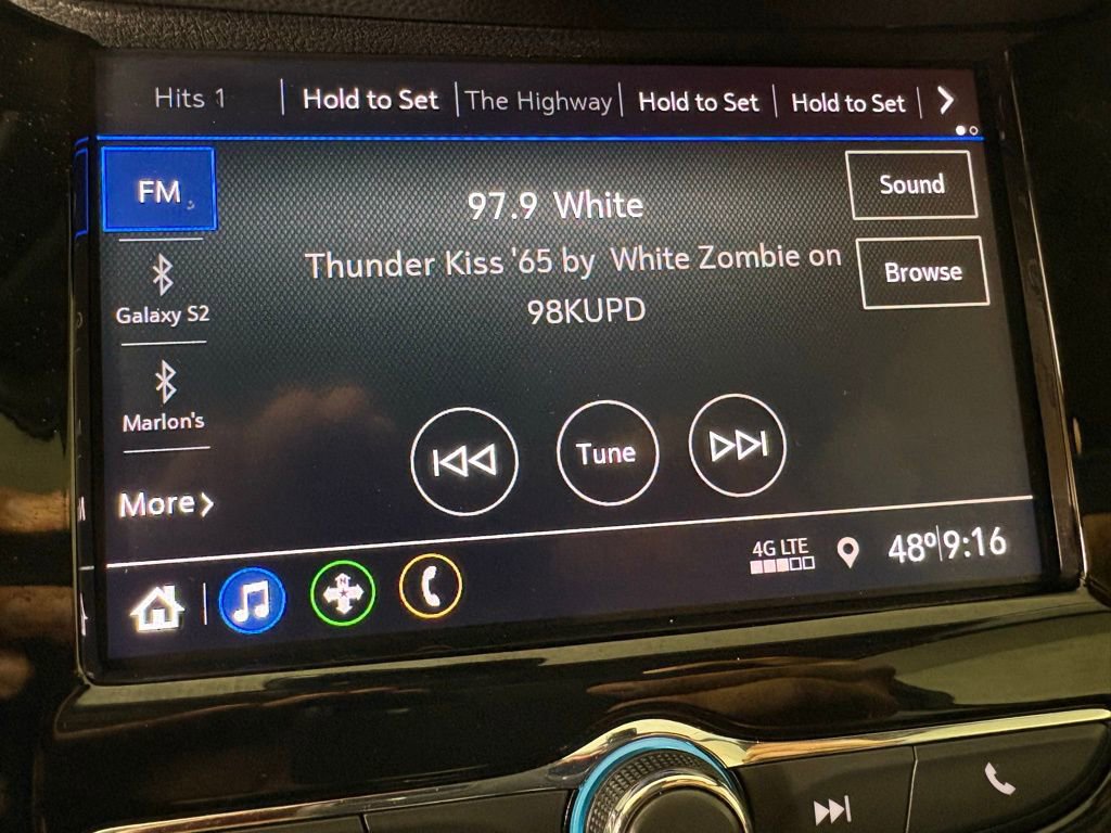 Used 2022 Chevrolet Trax LT w/ LT Convenience Package image 31