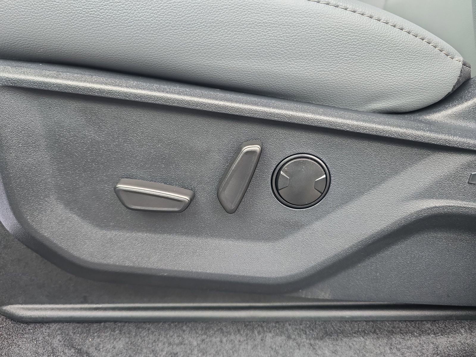 New 2025 Ford F150 Lightning Flash image 15