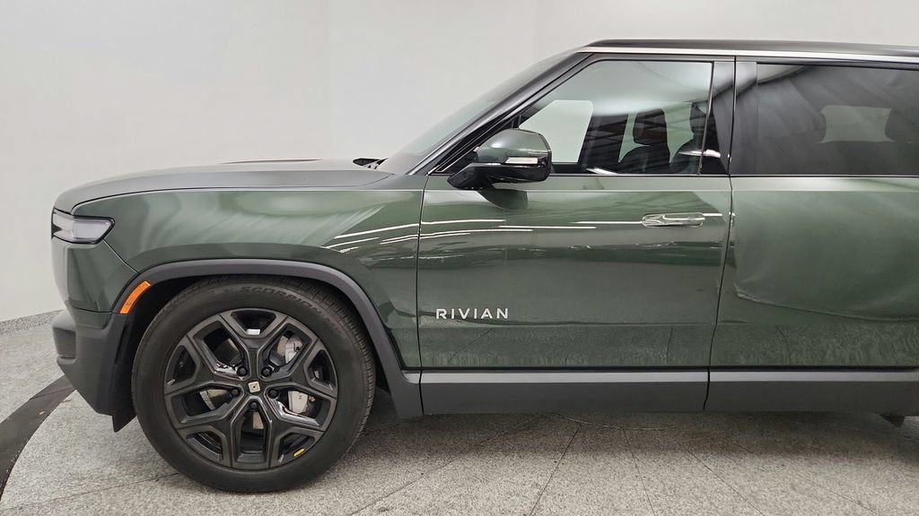 Used 2025 Rivian R1S Adventure Dual AWD/4WD image 25