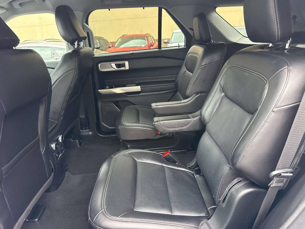 Used 2023 Ford Explorer Limited AWD/4WD image 12