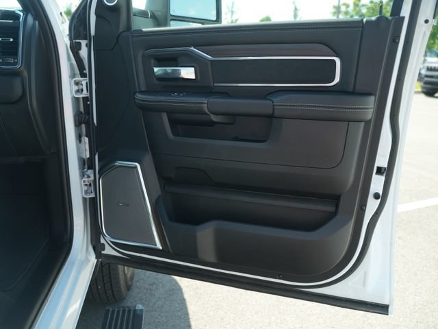 New 2026 RAM 3500 Laramie AWD/4WD image 19