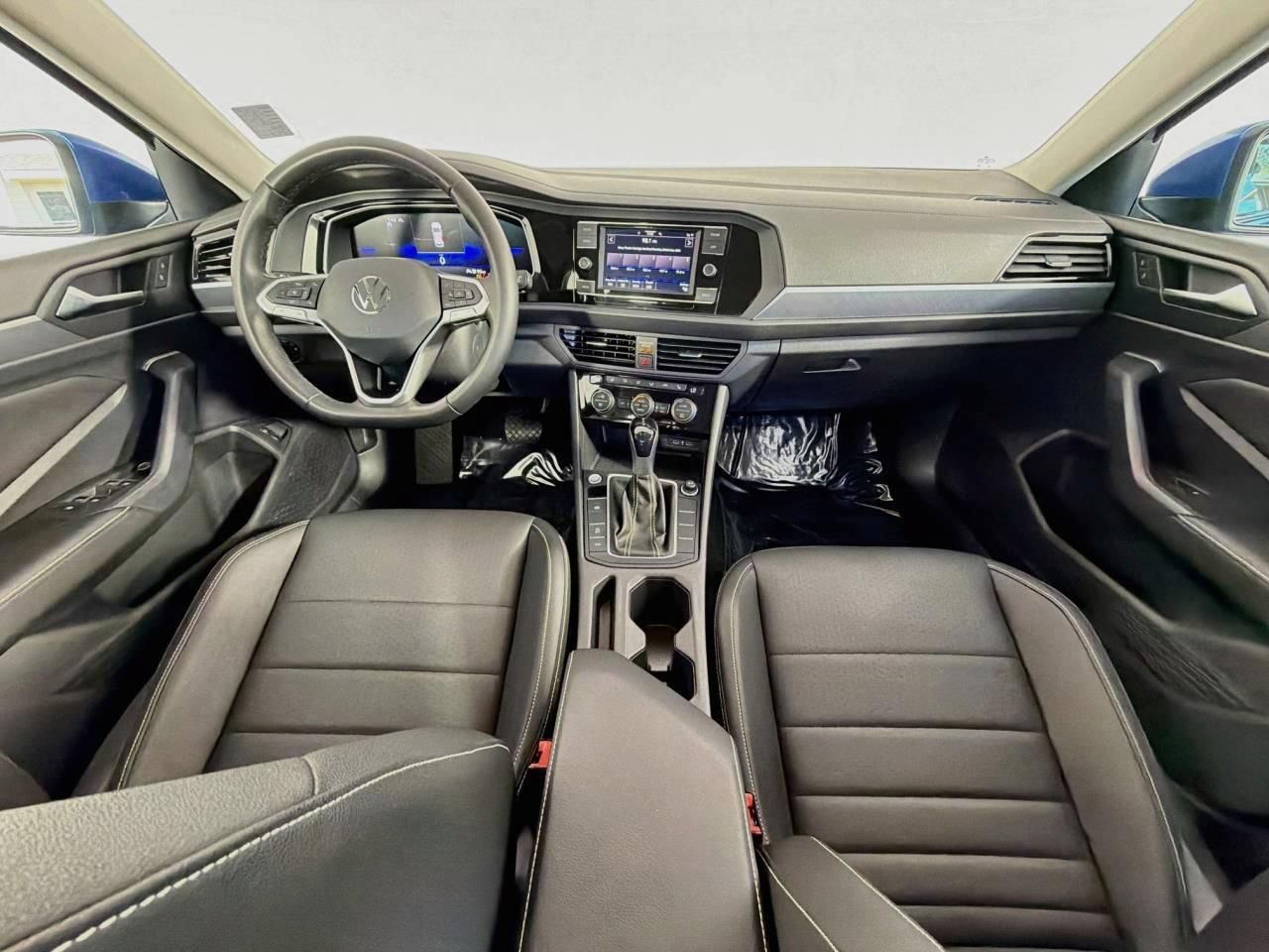 Used 2024 Volkswagen Jetta SE FWD image 10