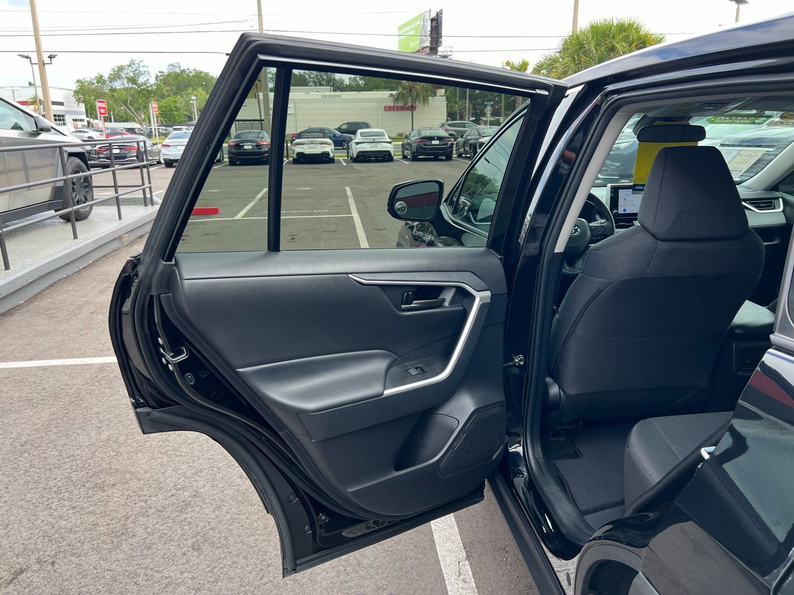 Used 2024 Toyota RAV4 LE image 40