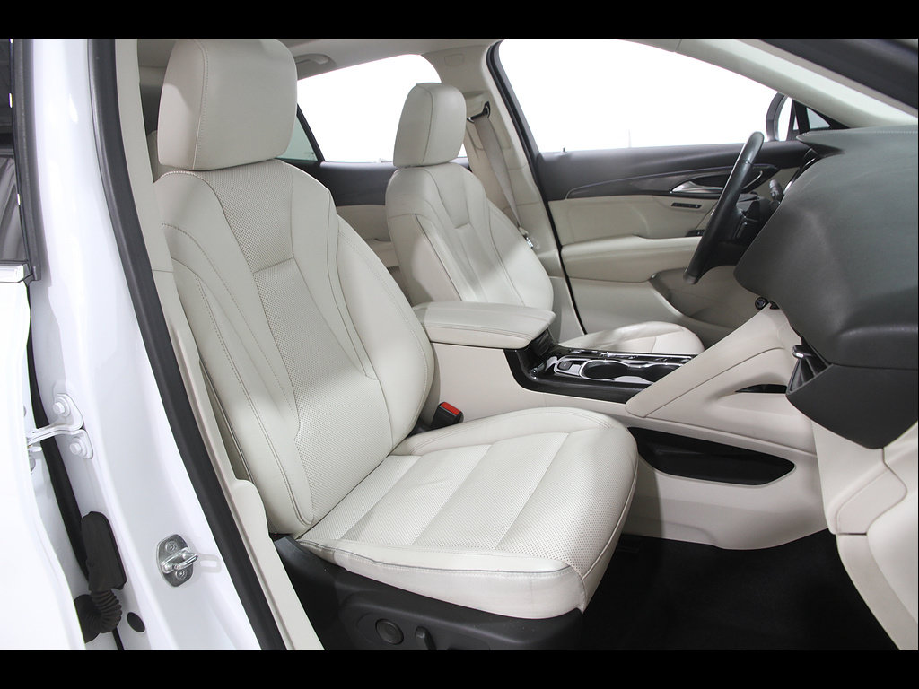 Used 2021 Buick Envision Essence w/ Technology Package I AWD/4WD image 18