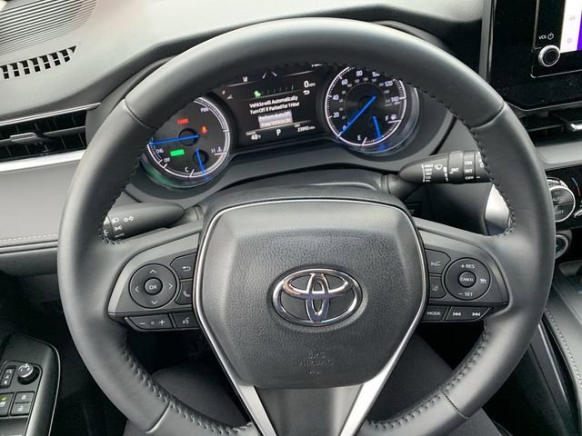 Used 2023 Toyota Venza LE image 19