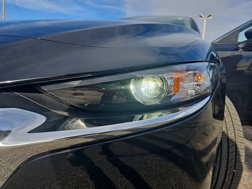 Used 2025 MAZDA MAZDA3 s image 31