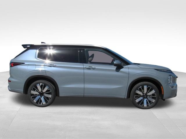 New 2026 Mitsubishi Outlander SEL FWD image 2
