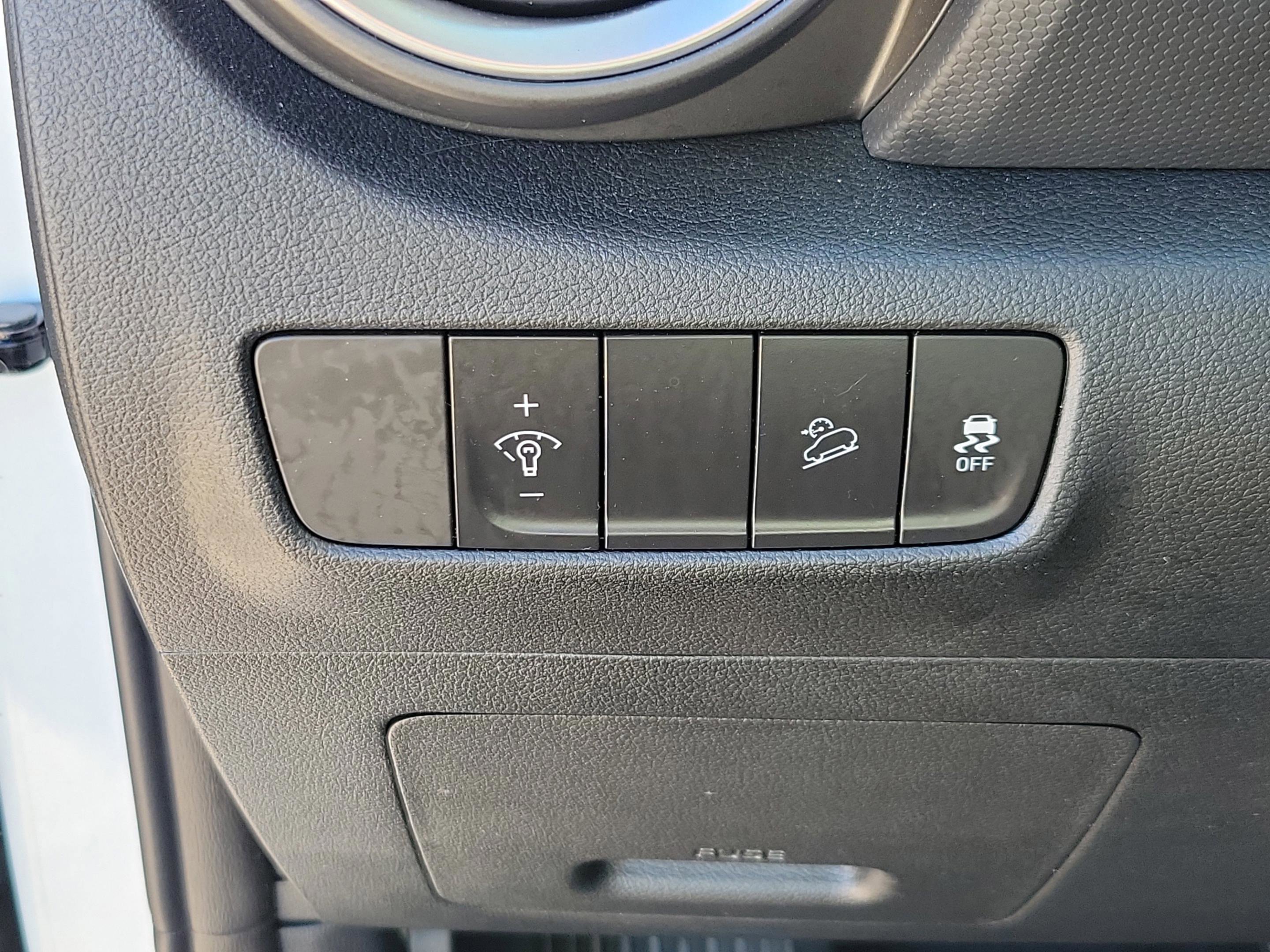 Certified 2023 Hyundai Kona SE w/ Cargo Package image 29