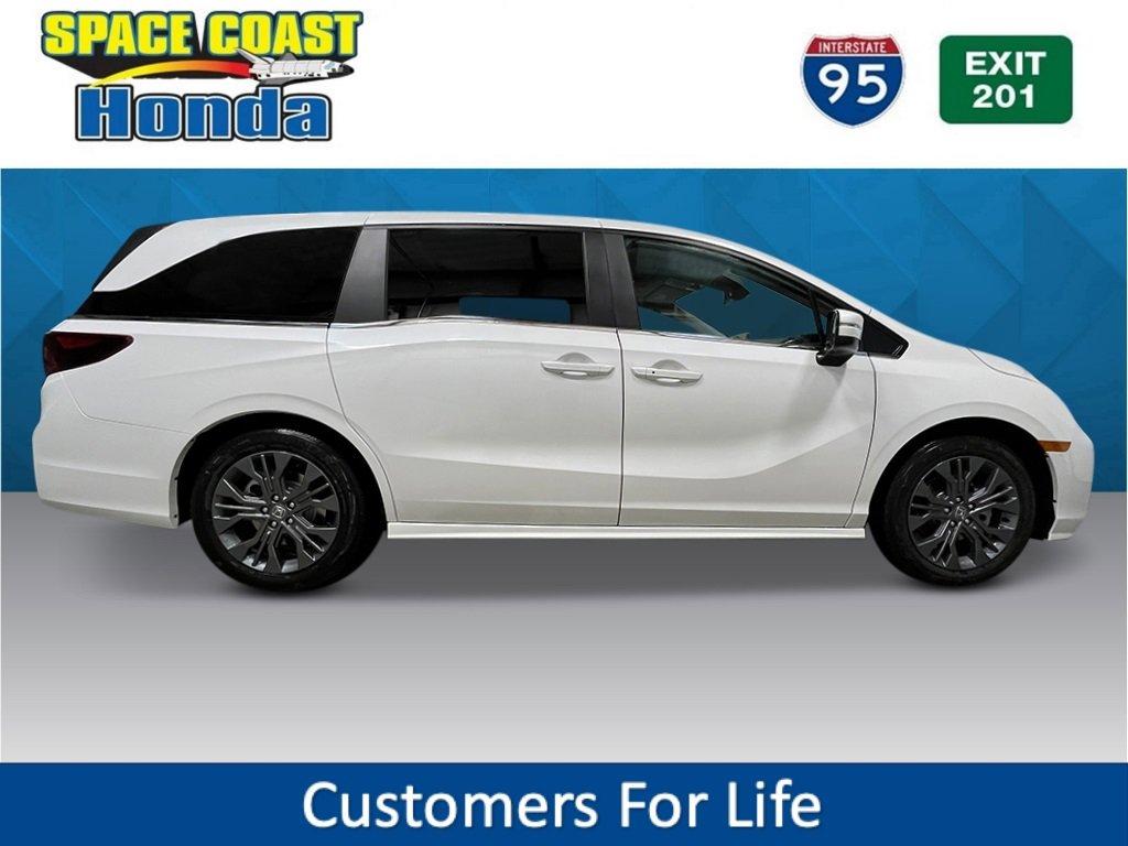 New 2026 Honda Odyssey Touring image 2