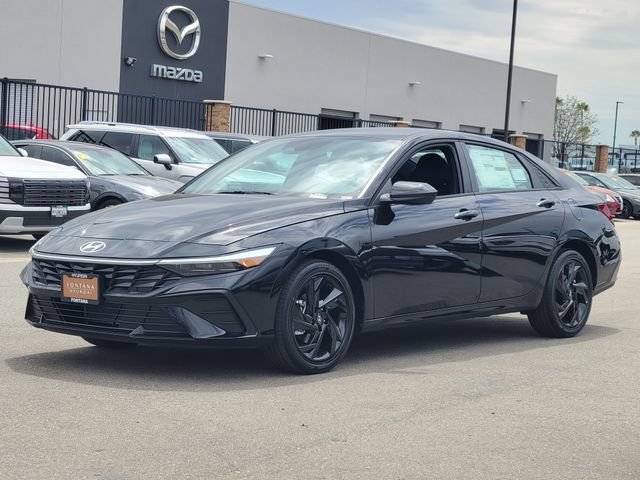 New 2026 Hyundai Elantra SEL Sport FWD image 2