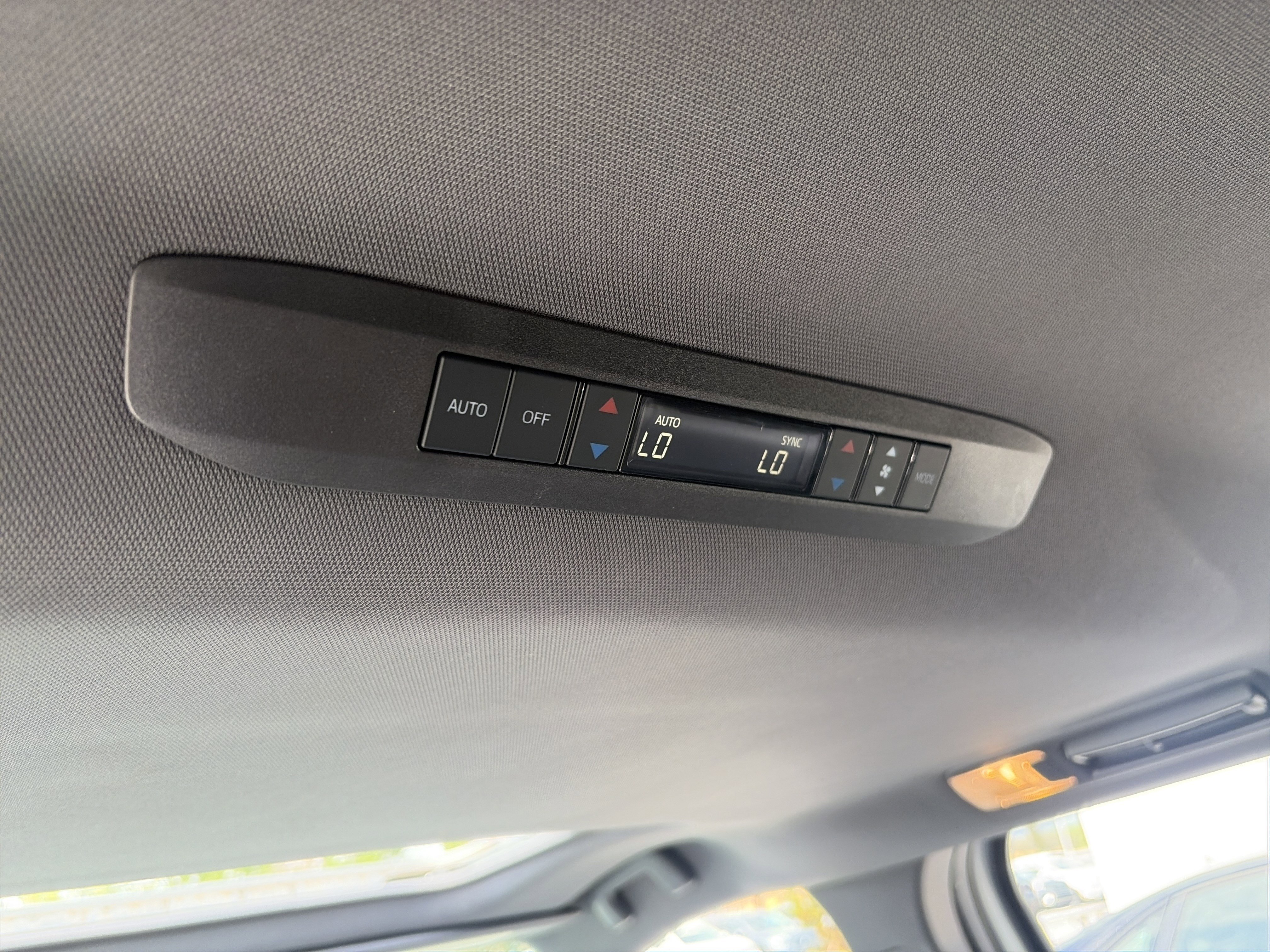 Used 2022 Toyota Sienna XSE AWD/4WD image 26