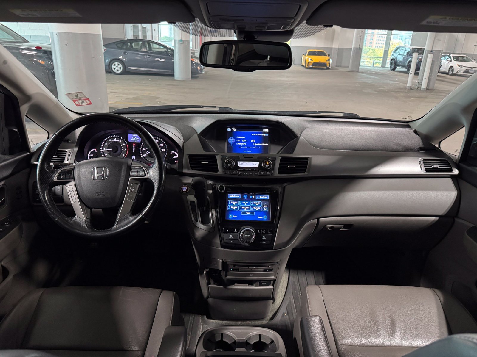 Used 2016 Honda Odyssey Touring Elite image 40