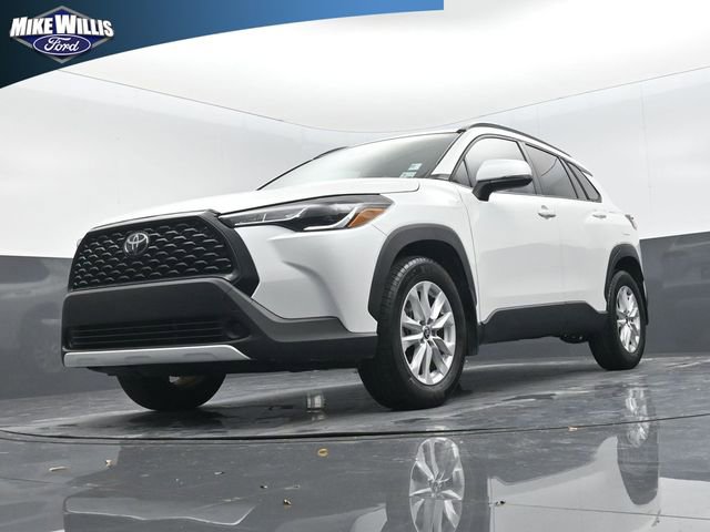 Used 2022 Toyota Corolla Cross LE image 19