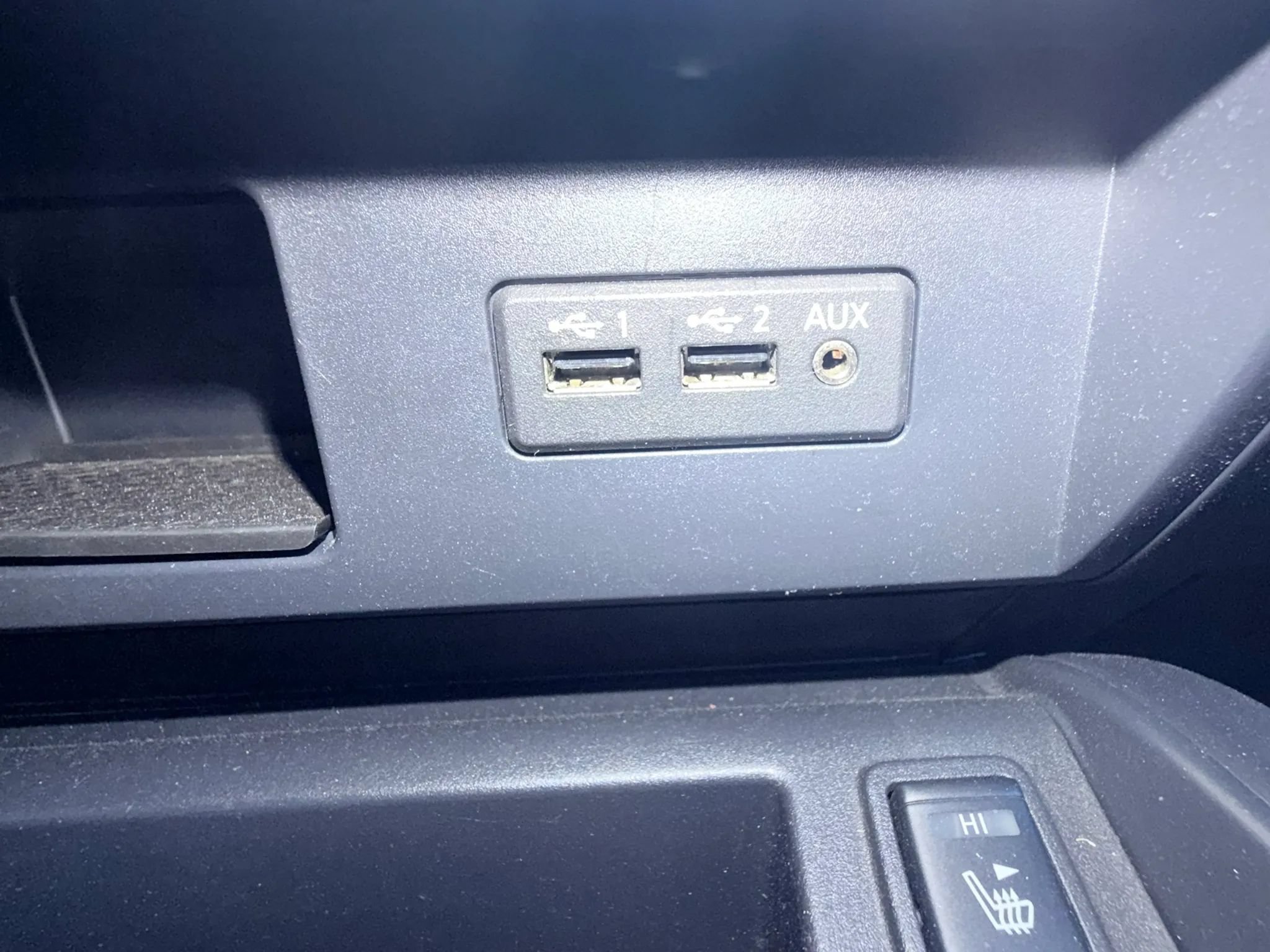 Used 2019 Nissan Titan SV w/ SV Convenience Package RWD image 15