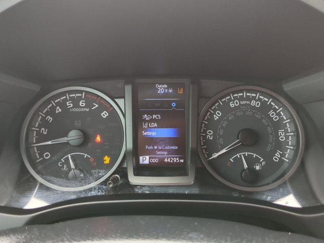 Certified 2022 Toyota Tacoma TRD Off-Road image 10