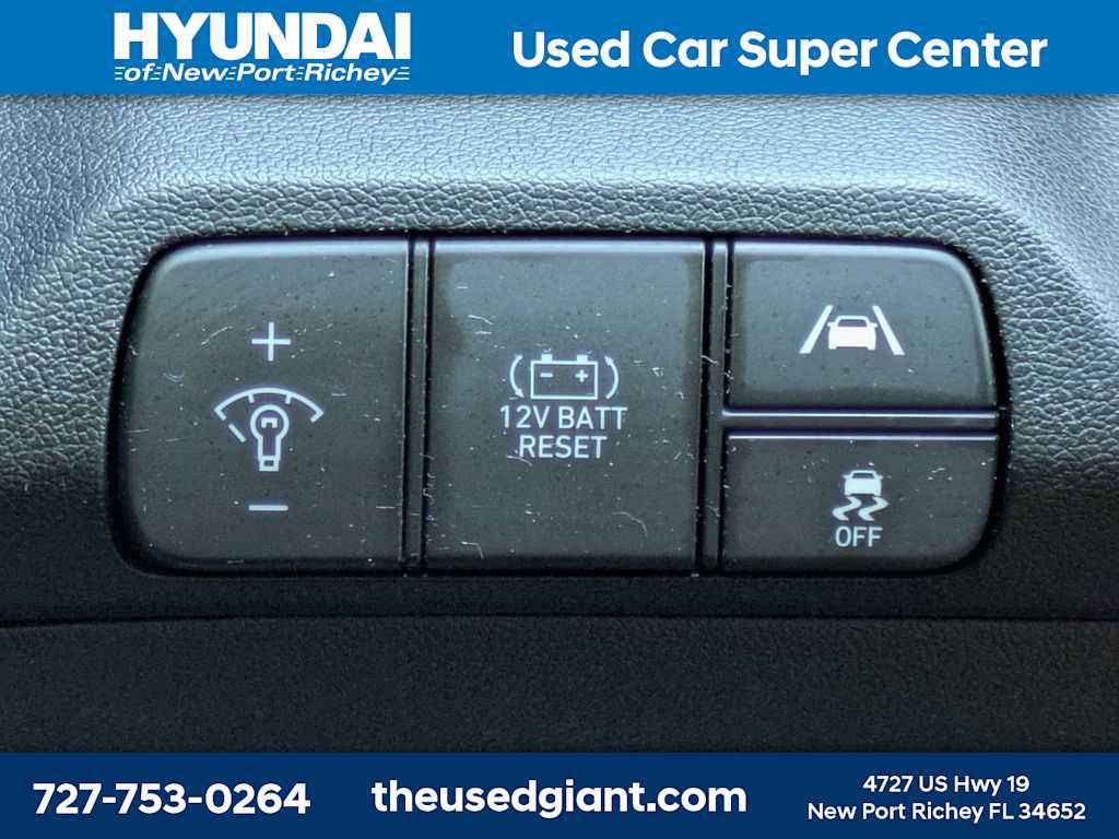 Certified 2022 Hyundai Elantra Limited FWD image 28