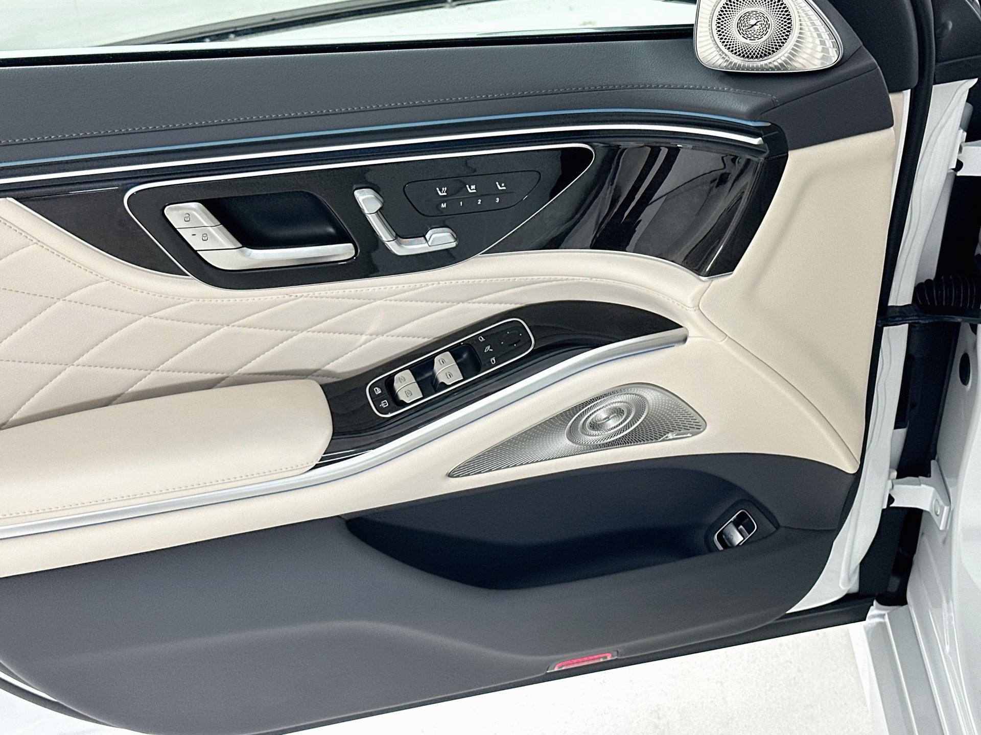 New 2027 Mercedes-Benz S 580 4MATIC Sedan image 19