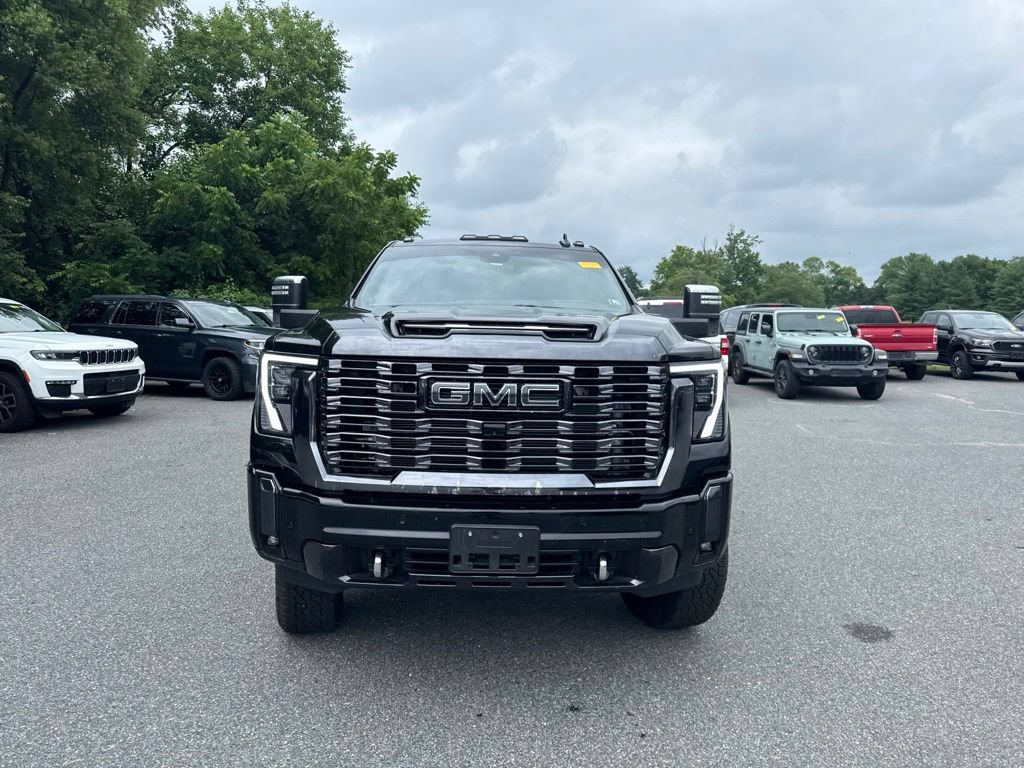 Used 2024 GMC Sierra 3500 Denali Ultimate AWD/4WD image 2