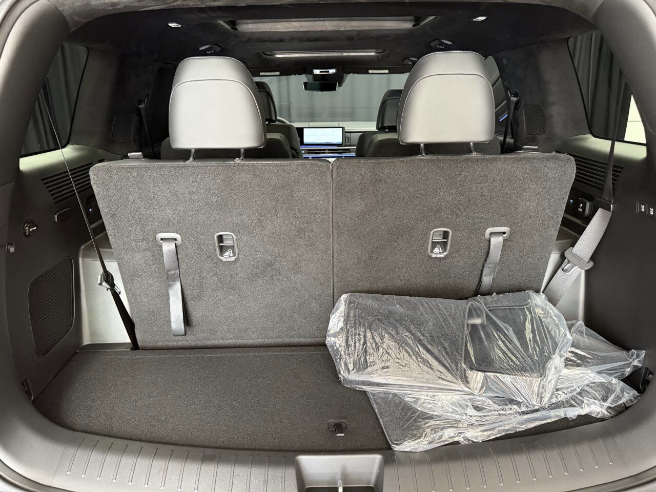 Used 2024 Hyundai Santa Fe Calligraphy image 31