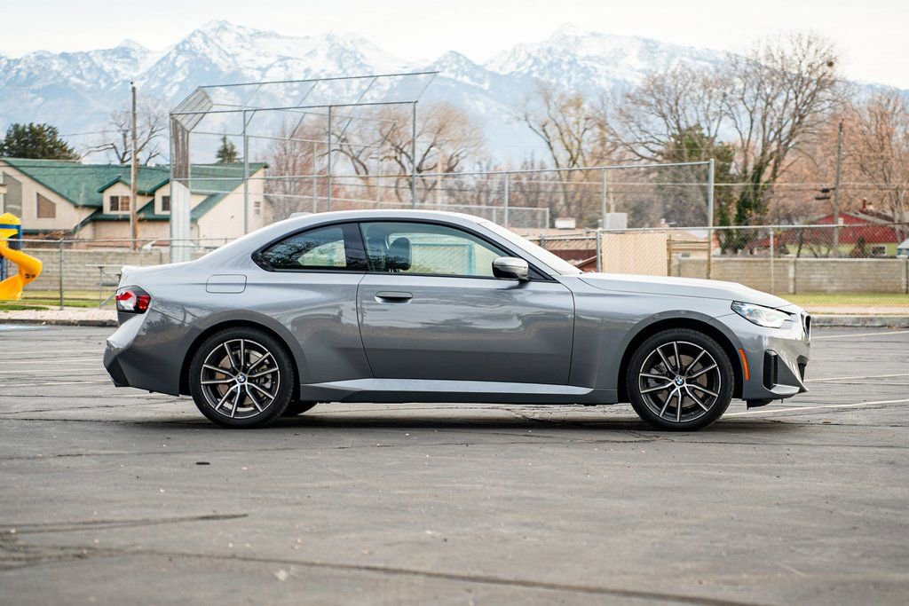 Used 2025 BMW 230i xDrive Coupe w/ Convenience Package image 4