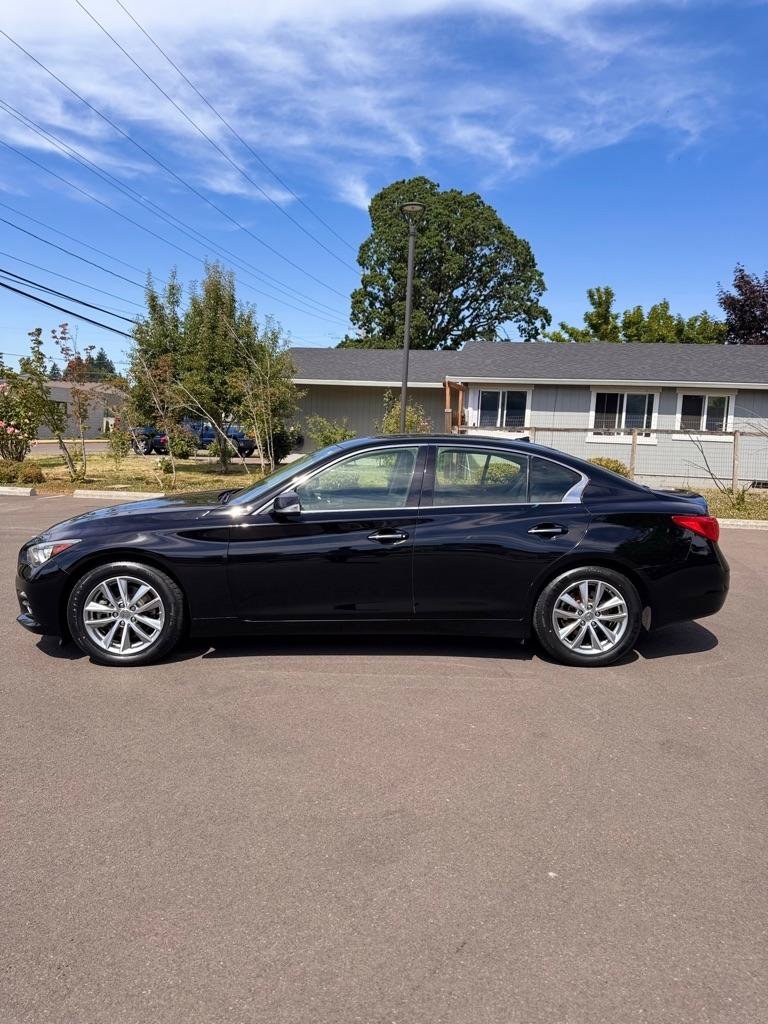 Used 2017 INFINITI Q50 2.0t w/ Moonroof Package AWD/4WD image 8