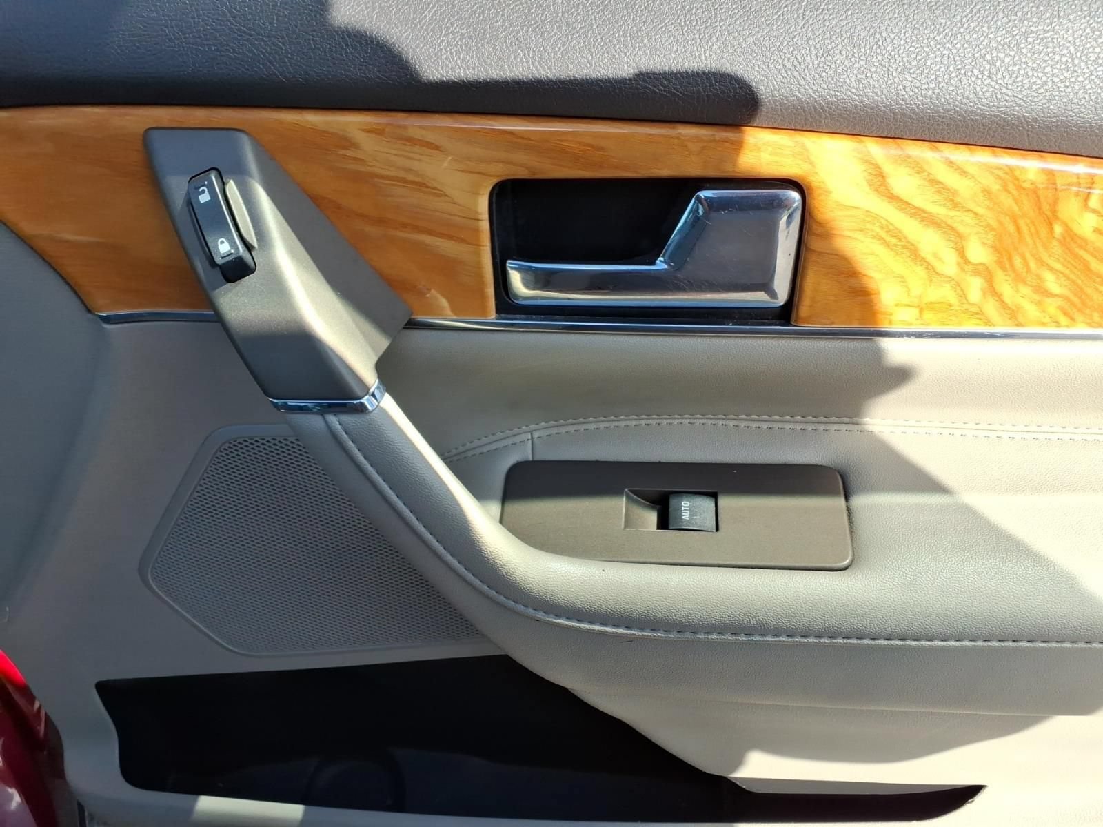 Used 2015 Lincoln MKX FWD w/ Equipment Group 101A image 14