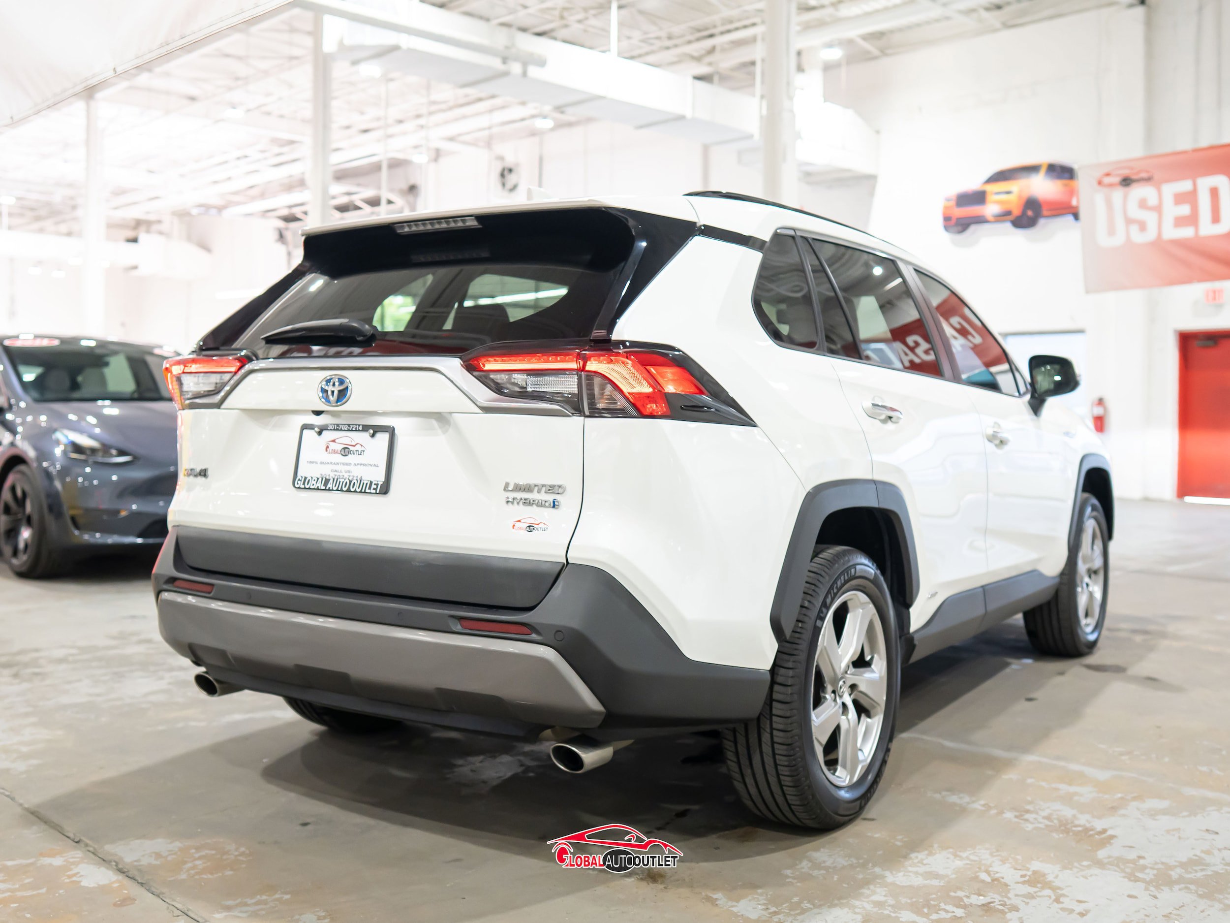 Used 2020 Toyota RAV4 Limited AWD/4WD image 7