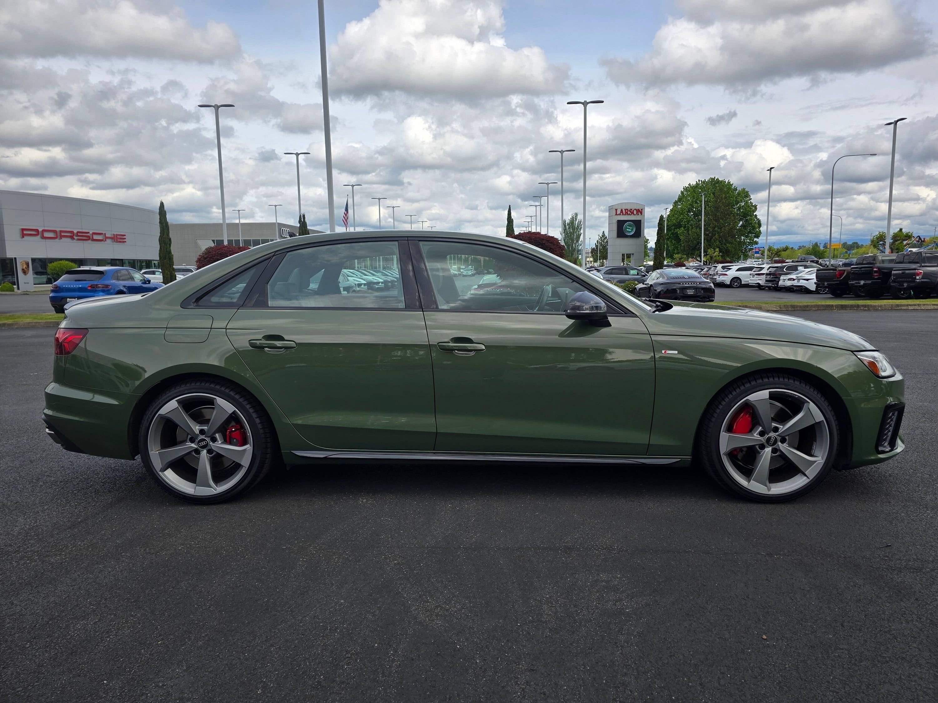 Used 2023 Audi A4 2.0T Premium Plus w/ Premium Plus Package AWD/4WD image 7