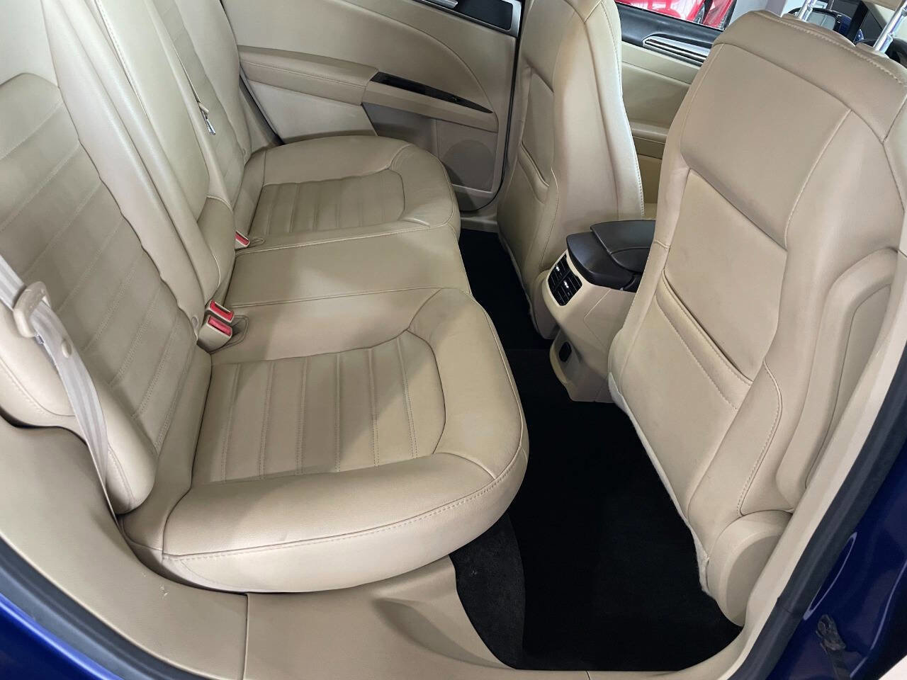 Used 2016 Ford Fusion SE w/ Equipment Group 502A image 23