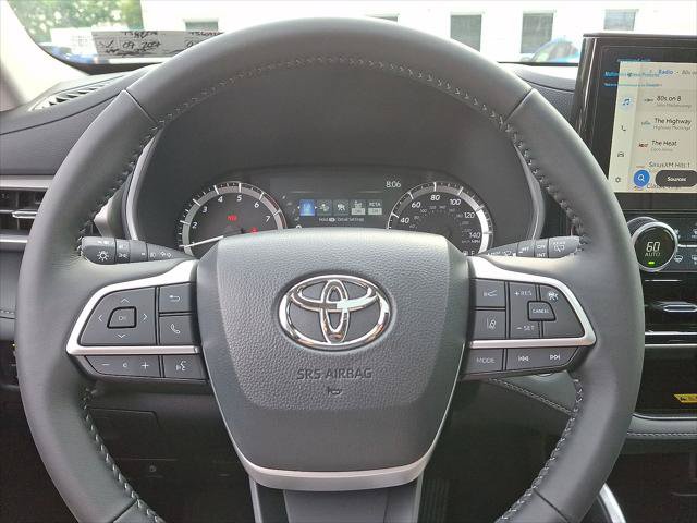 Certified 2026 Toyota Highlander XLE AWD/4WD image 18