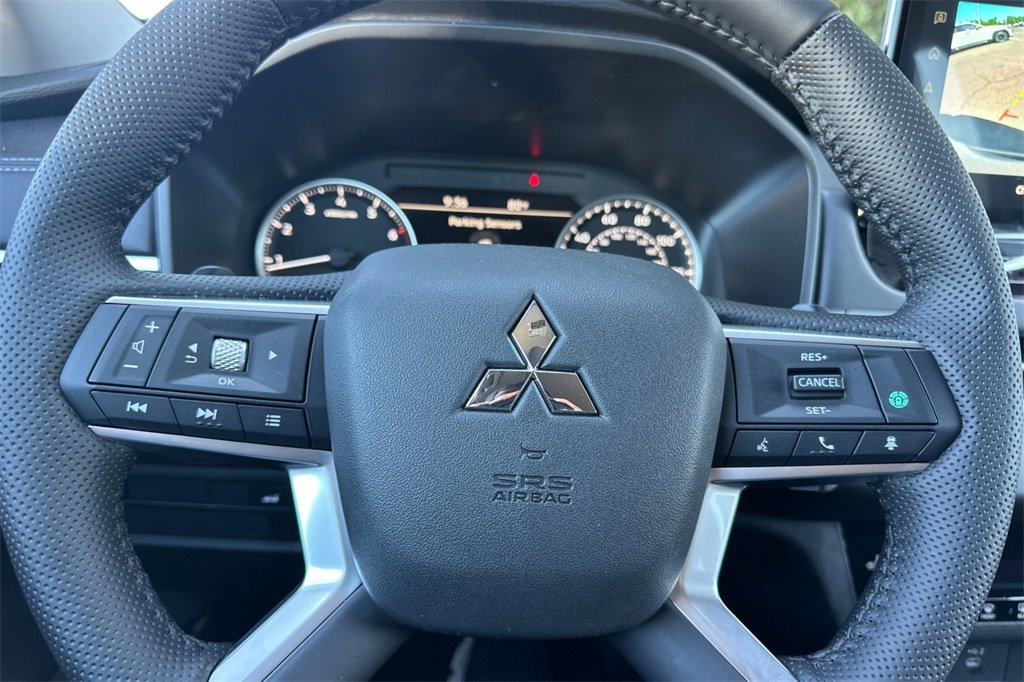 New 2025 Mitsubishi Outlander AWD image 24