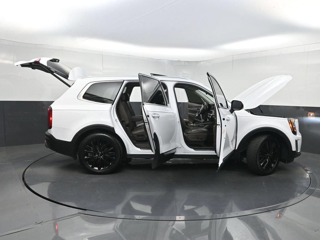 Used 2022 Kia Telluride SX w/ Towing Package FWD image 41