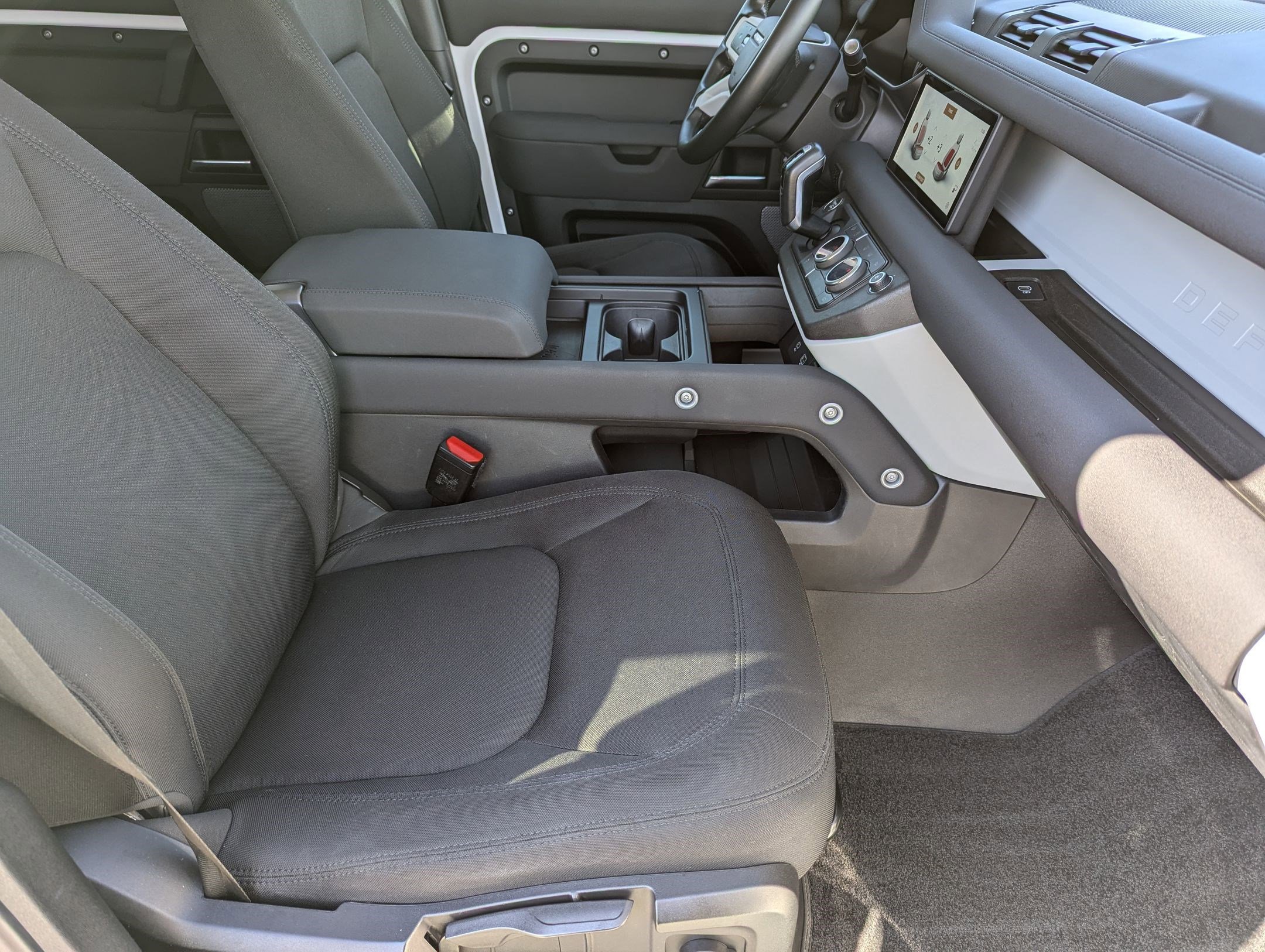 Used 2023 Land Rover Defender 110 image 20